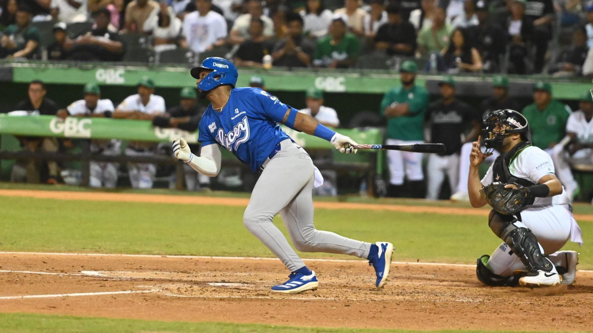 Licey vence a Estrellas en el Tetelo y empatan en primer lugar