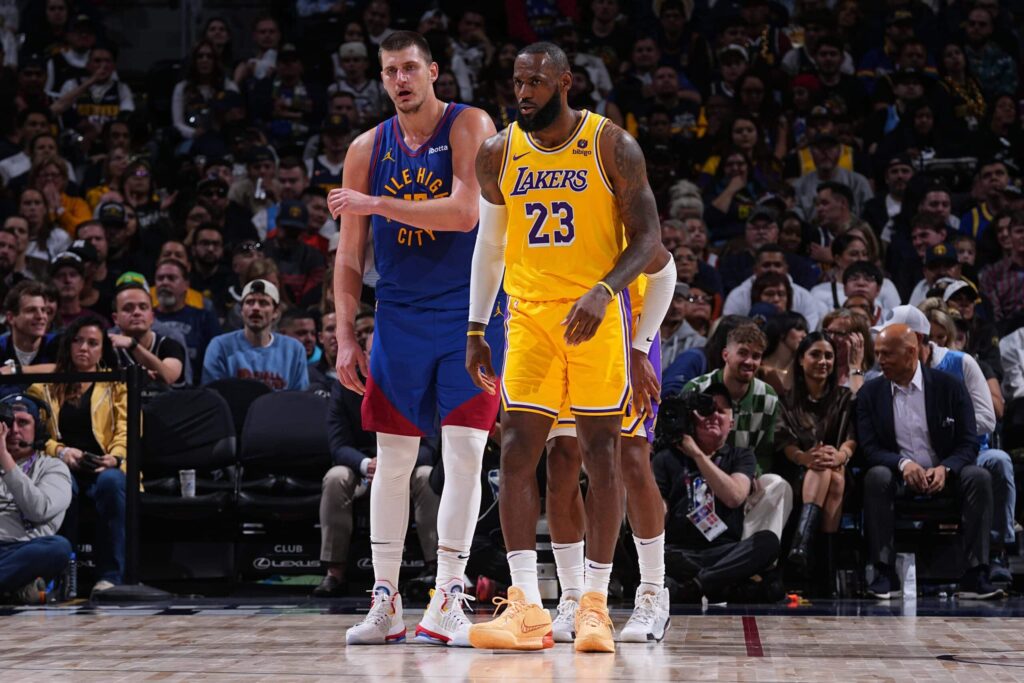 Unos Nuggets liderado por Jokic vencen a Lakers en primer partido de la serie
