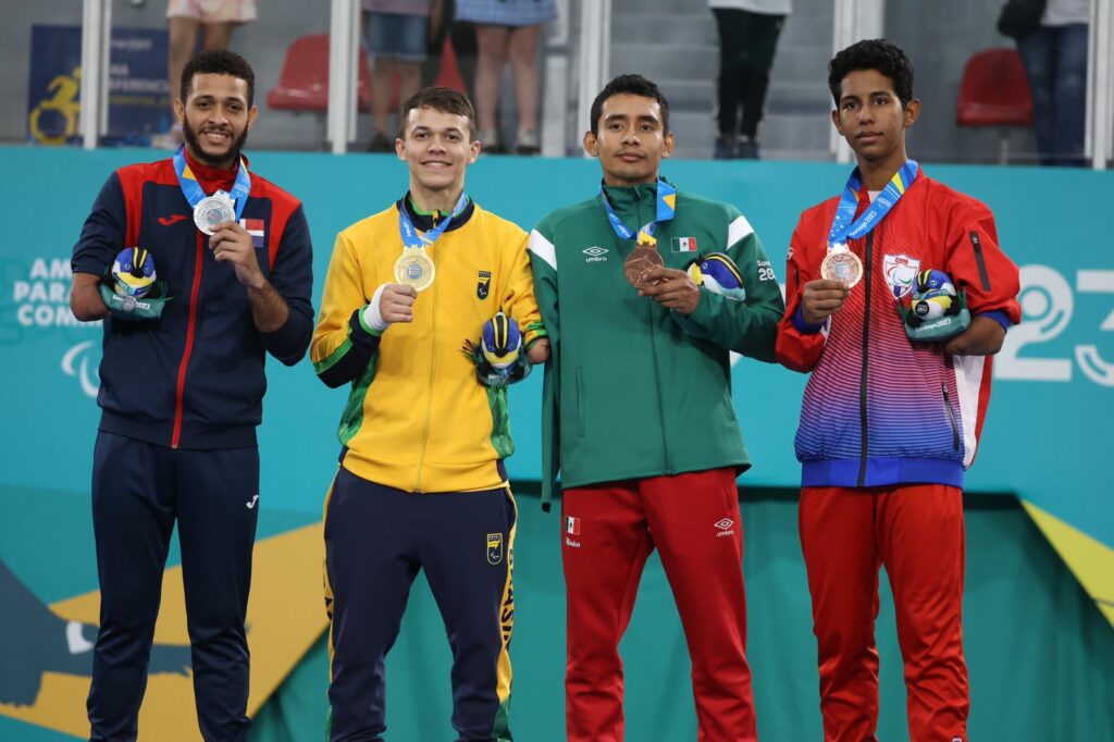 Geraldo Castro, medalla de plata en taekwondo ParaPanamericanos