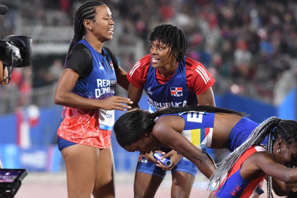 Relevo mixto clasifica a París al llegar segundo en Mundial Bahamas