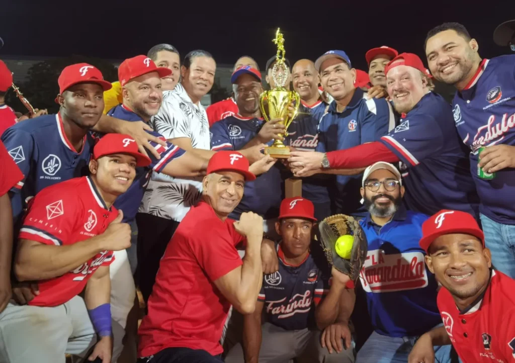 La Farándula campeón softbol Júnior-BB del Distrito Nacional