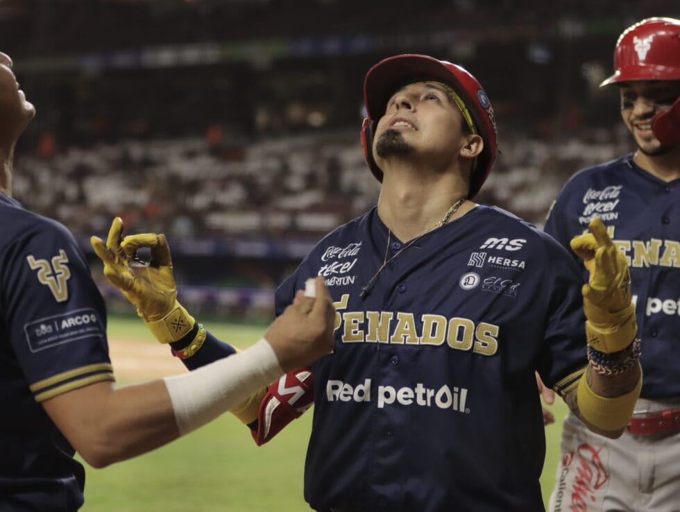 Ramiro Peña brilla en victoria de los Venados
