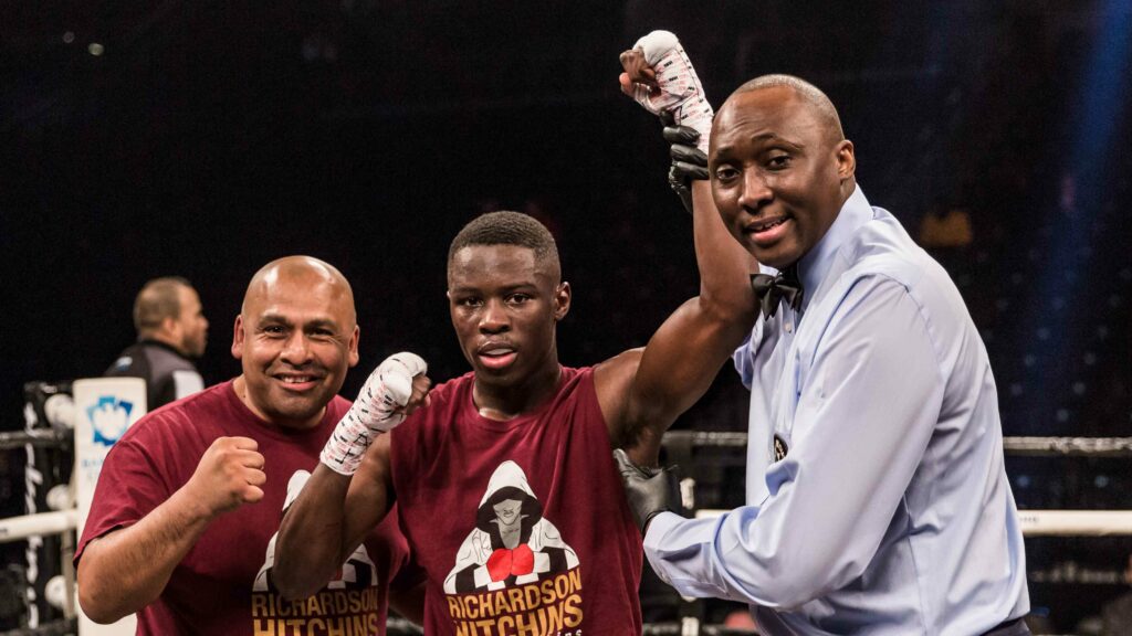 Richardson Hitchins se impone ante Gustavo Lemos
