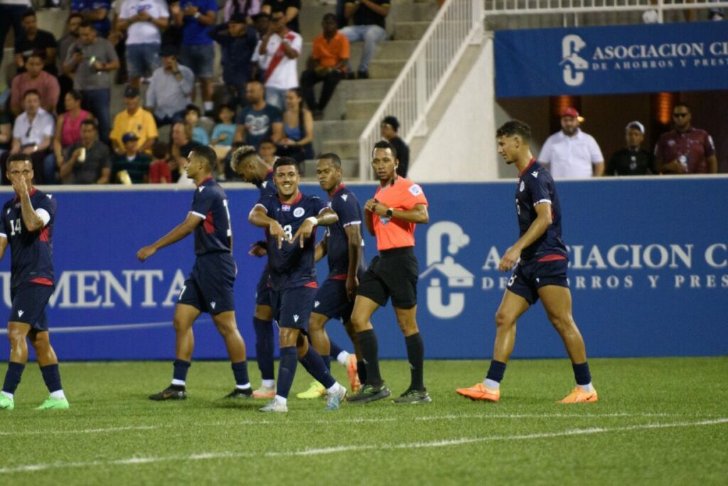 Dominicana supera a Aruba en fecha FIFA