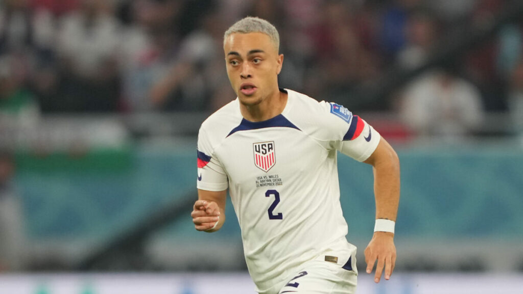 Sergiño Dest se pierde la Copa América por rotura en el ligamento cruzado