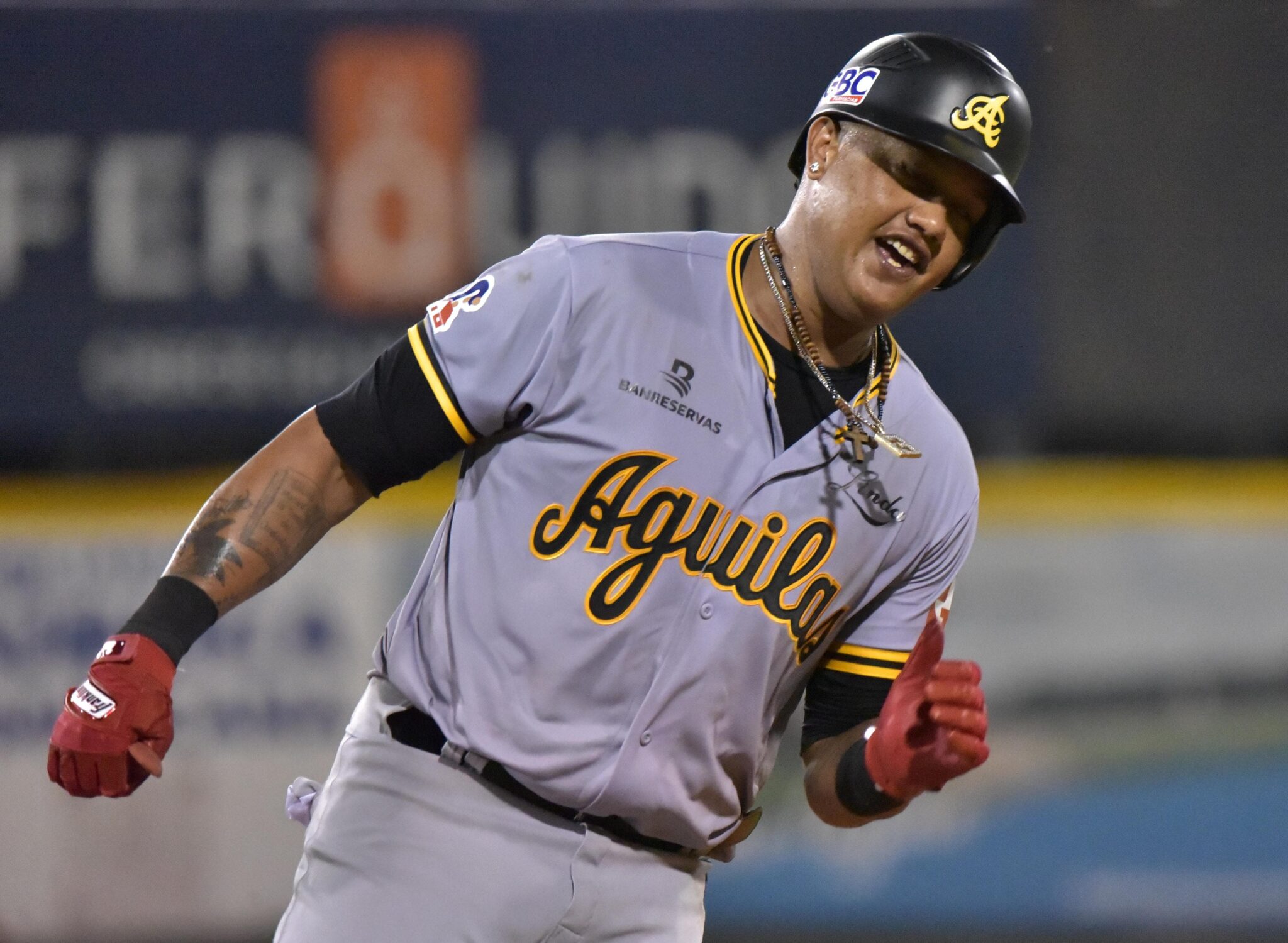 Águilas vencen a domicilio a Gigantes y estrenan temporada con victoria
