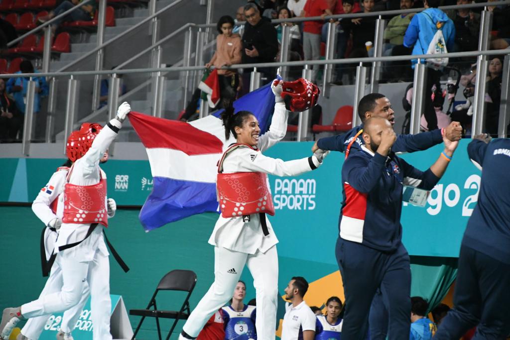 Equipo femenino taekwondo se cuelga el oro en Panam de Chile