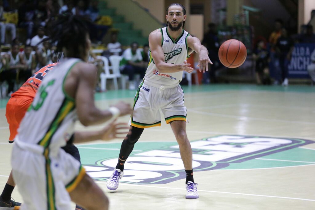 Soles logran primera victoria en LNB