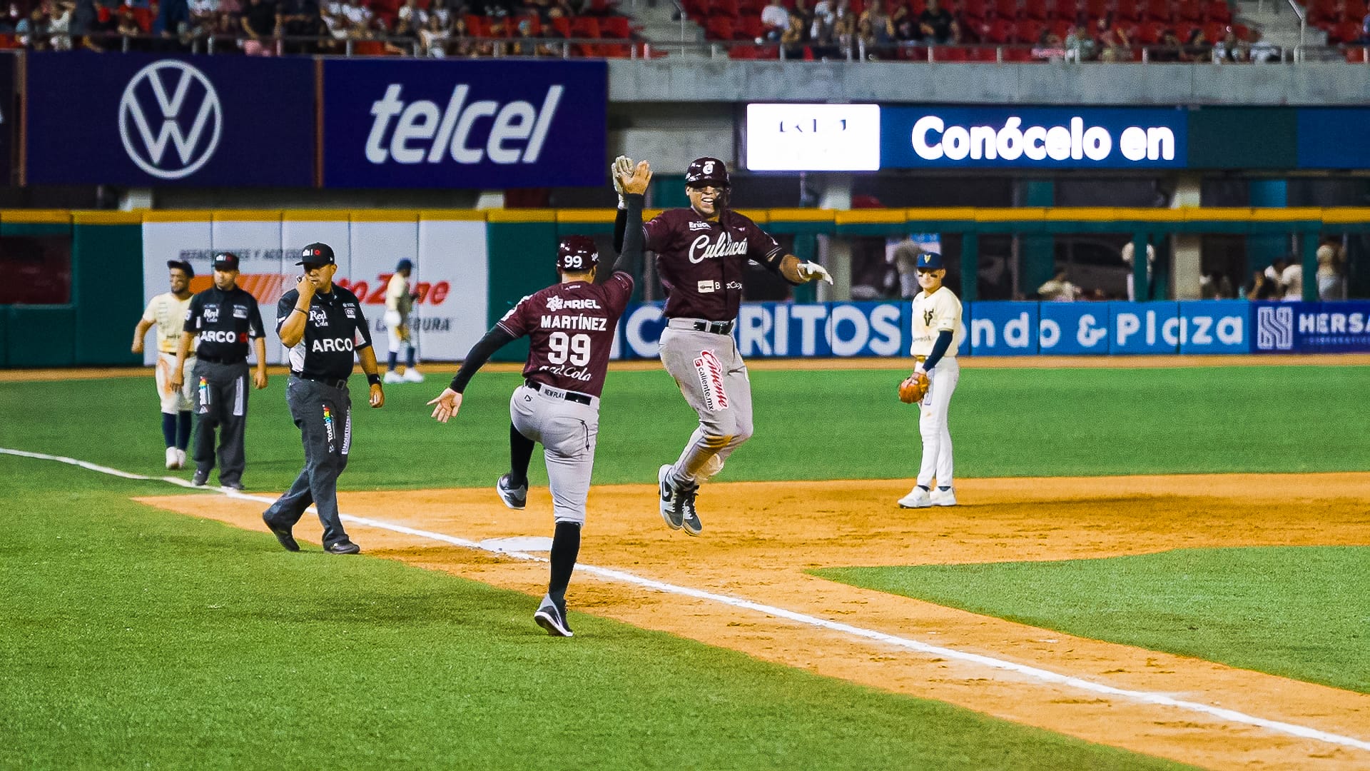 Tomateros vencen a Venados y ganan su quinta serie en fila