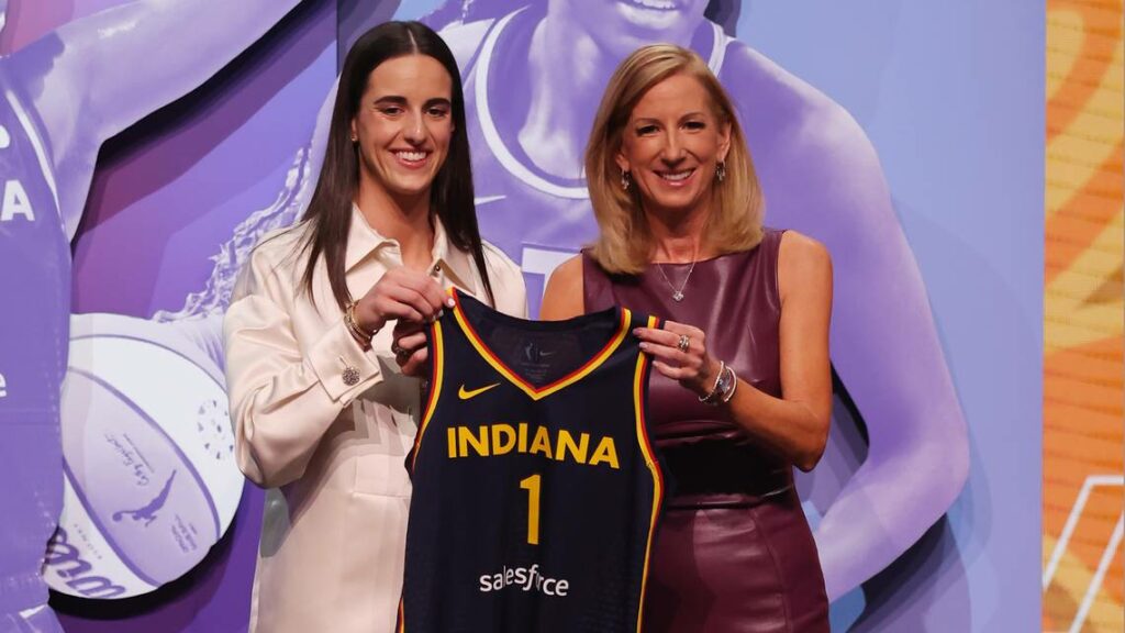 Caitlin Clark es seleccionada como primer pick del draft de la WNBA