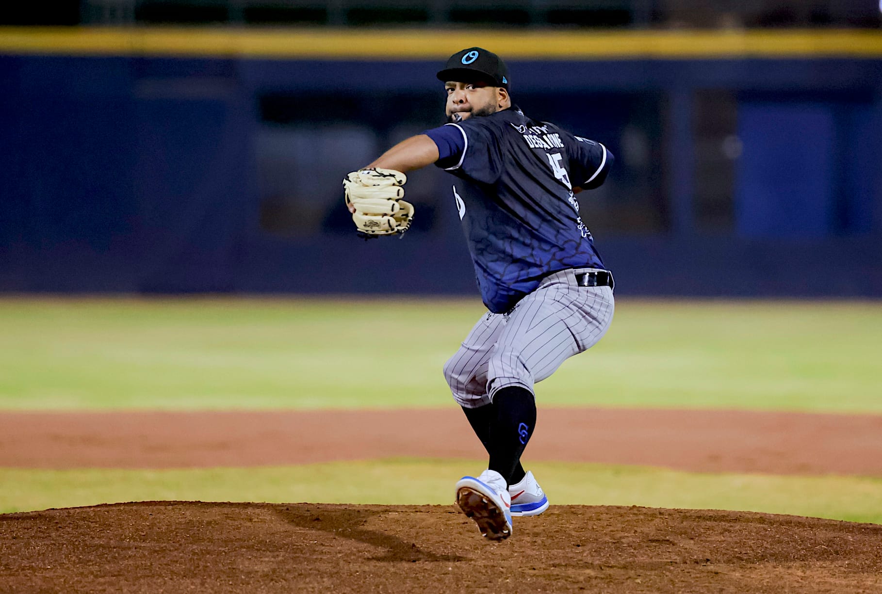 Obregón asegura serie contra Águilas