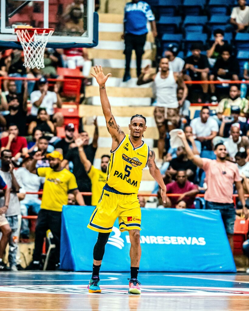 Metros pican delante en Serie A frente a Reales