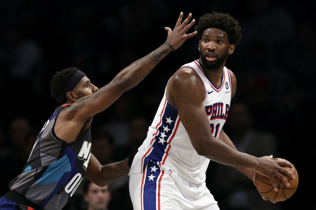 Embiid y Maxey llevan a los Sixers a la victoria contra Nets