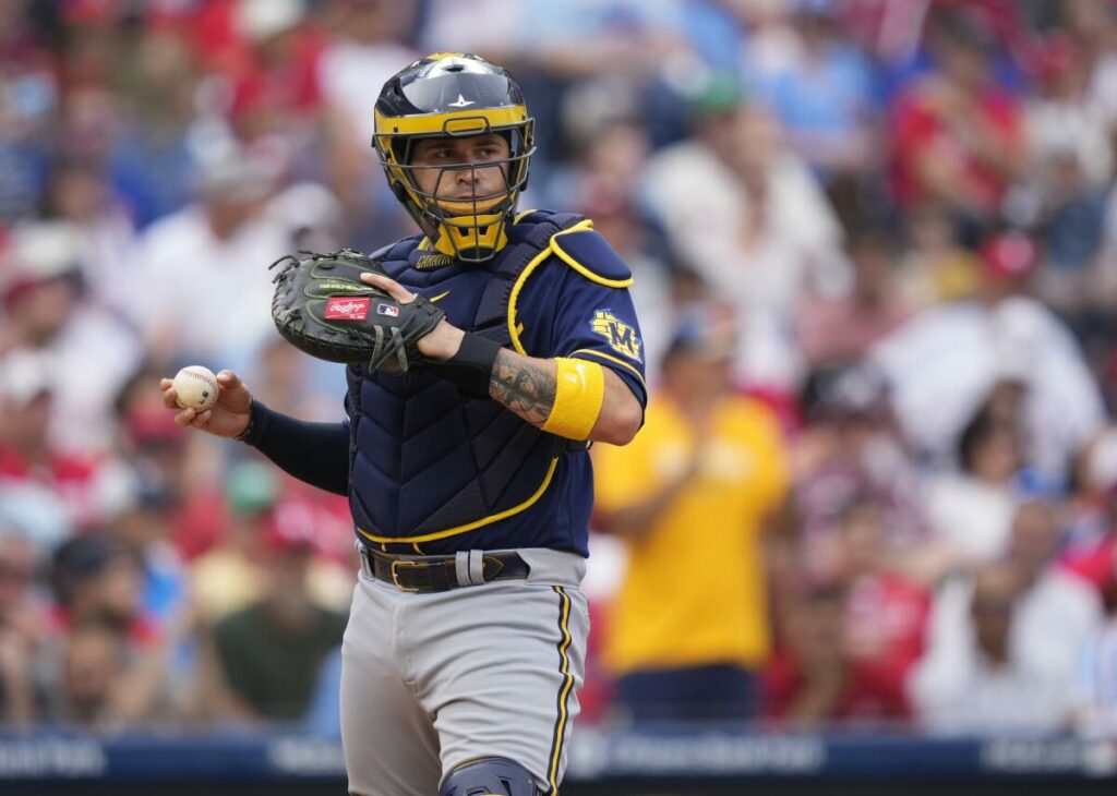 Víctor Caratini firma por una temporada con los Astros