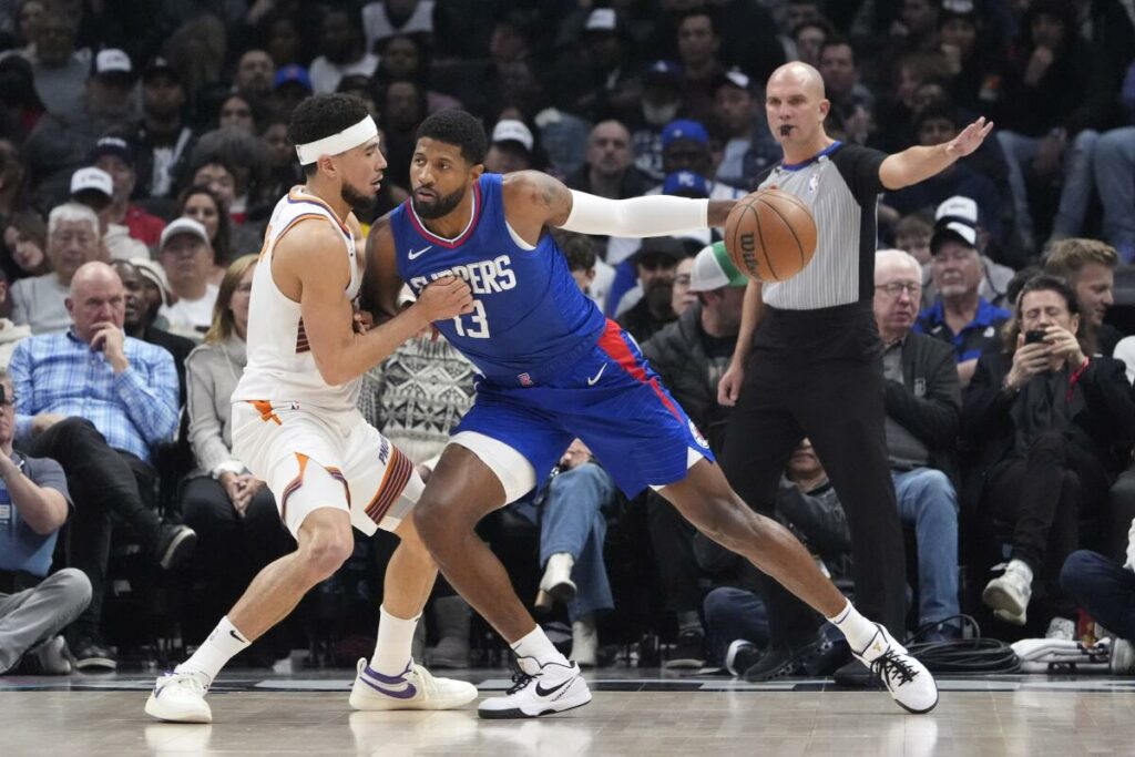Clippers le dan un paseo a los Suns