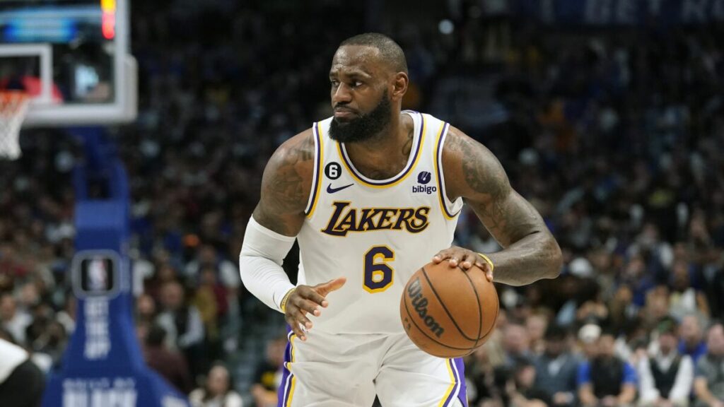 LeBron James estará fuera varias semanas por lesión