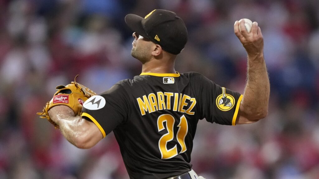Nick Martínez acuerda con los Rojos de Cincinnati