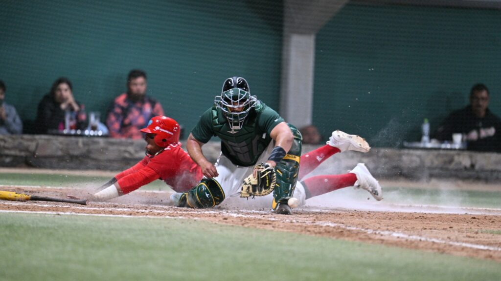 Pericos vencen a Diablos Rojos por la mínima