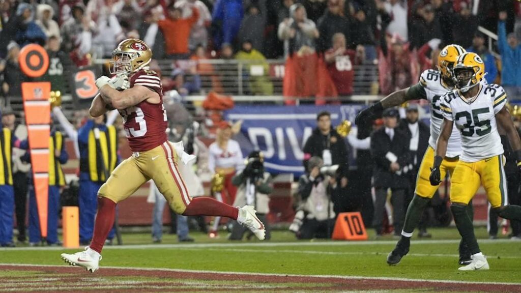McCaffrey se viste de héroe con dos touchdowns y 49ers logran sufrida victoria contra Packers