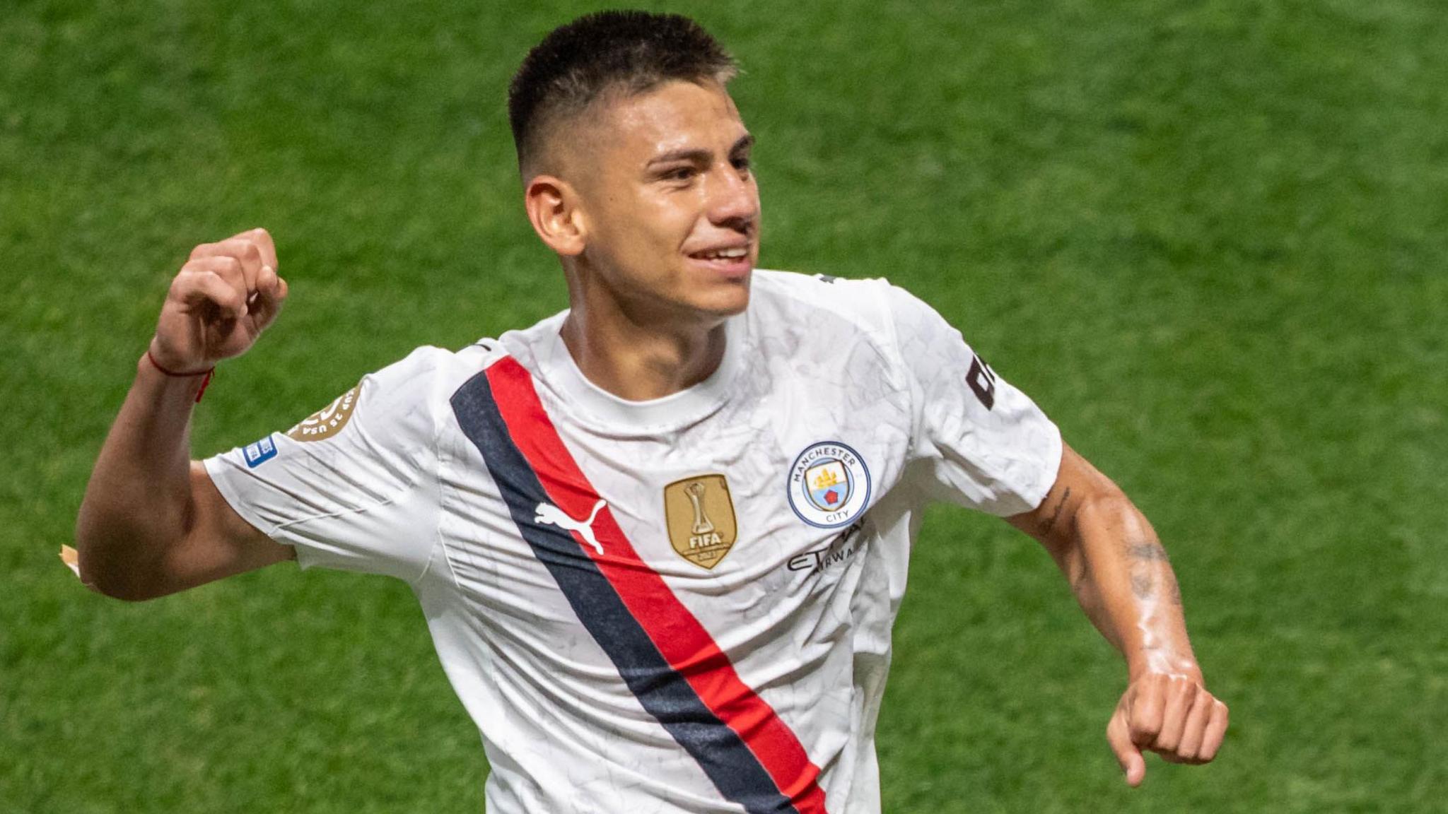 Echeverri se marcha cedido al Leverkusen