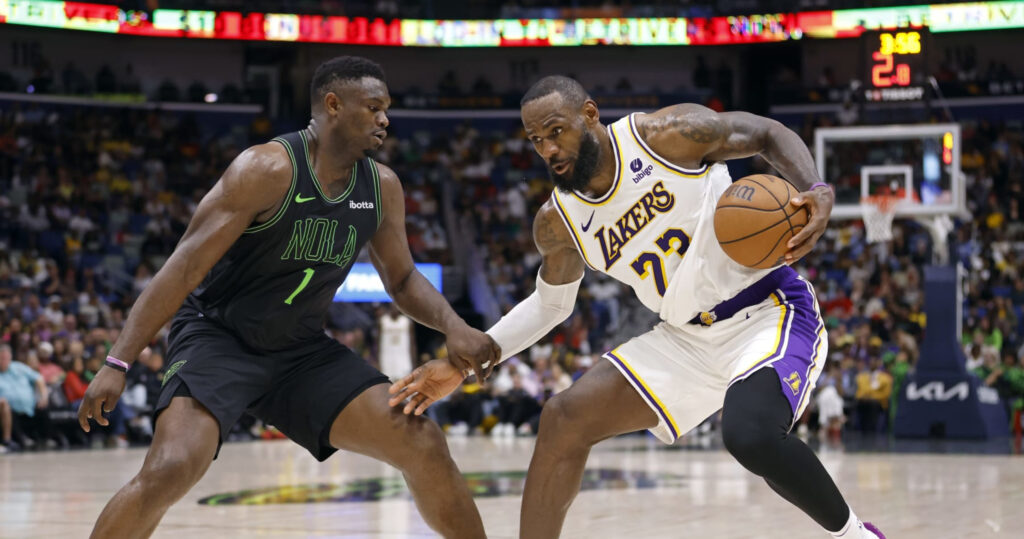 LeBron hace triple doble contra Pelicans, Lakers evitan el play in de la conferencia oeste