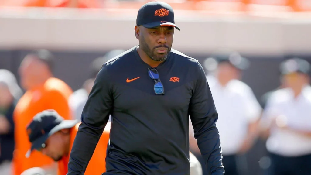 Middle Tennessee detrás de los servicios de Derek Mason