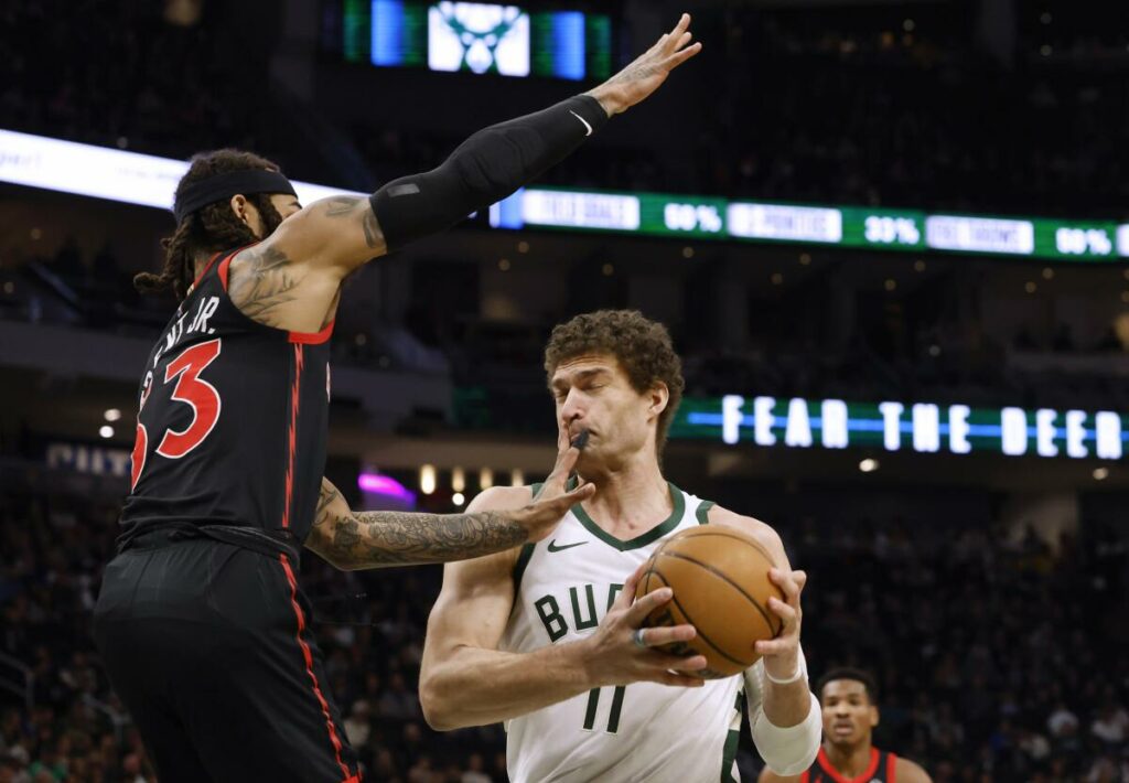 Raptors rompen racha de 15 derrotas consecutivas tras vencer a Bucks