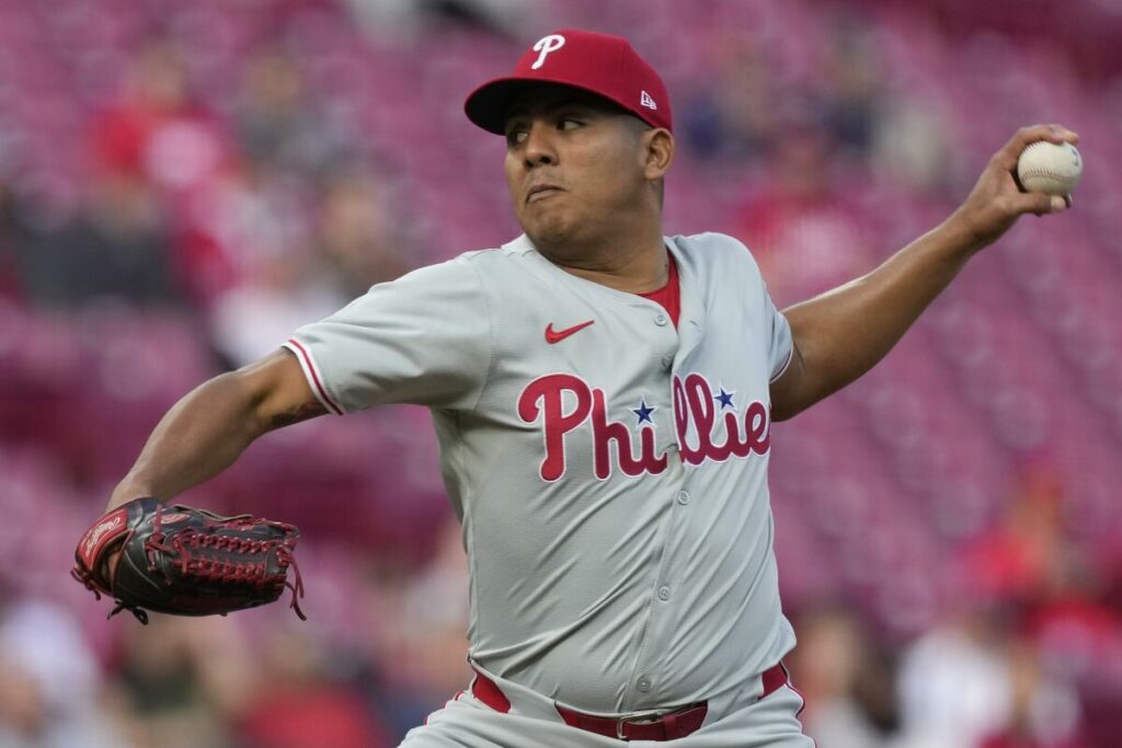 Ranger Suárez extiende racha sin permitir a carreras a 25 entradas en victoria contra Reds