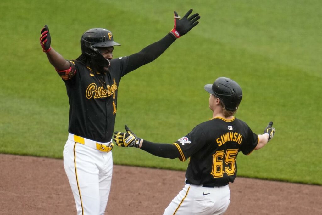 Oneil Cruz conecta cuadrangular en victoria frente a Rockies