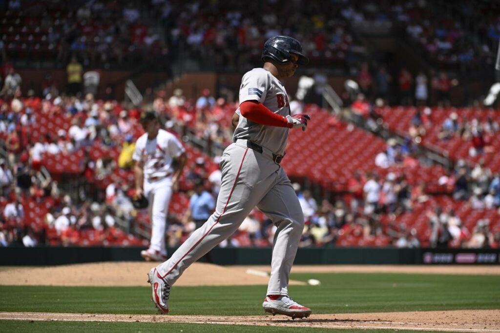 Devers se une a los libros de historia conectando jonrones en días consecutivos