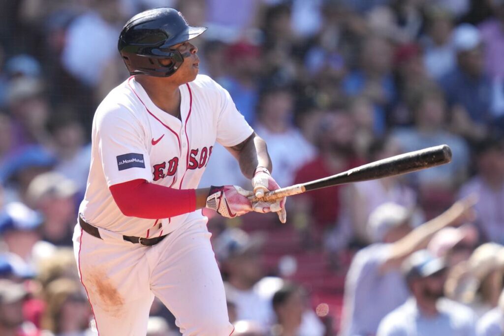 Devers conecta dos cuandragulares y Red Sox blanquean a Braves