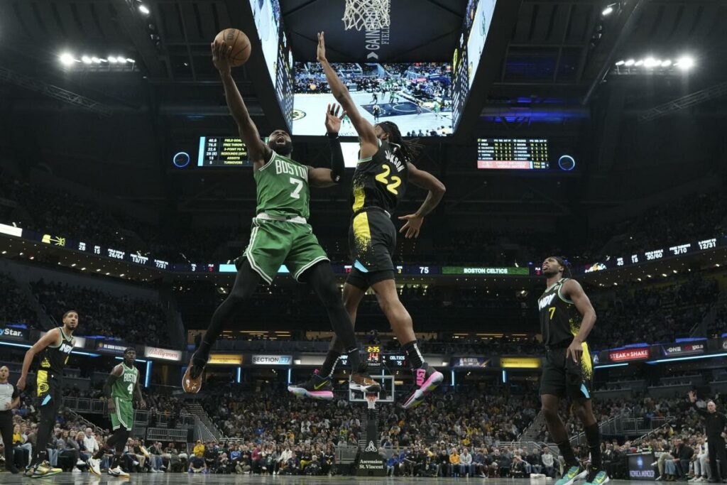 Tatum y Brown conducen a victoria de los Celtics contra los Pacers