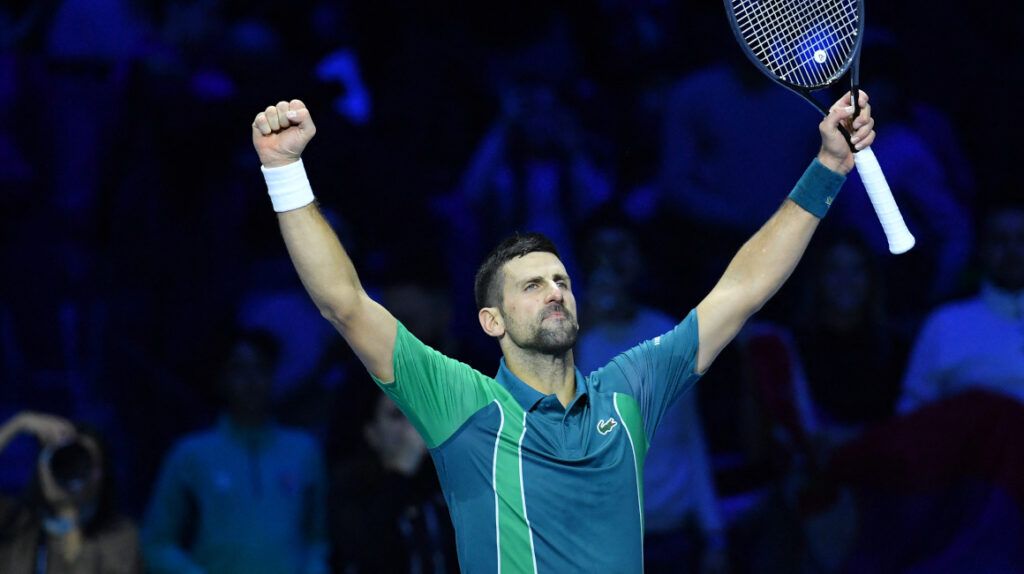 Djokovic vence a Rune en tres sets y se proclama cerrará el año como el número uno del mundo