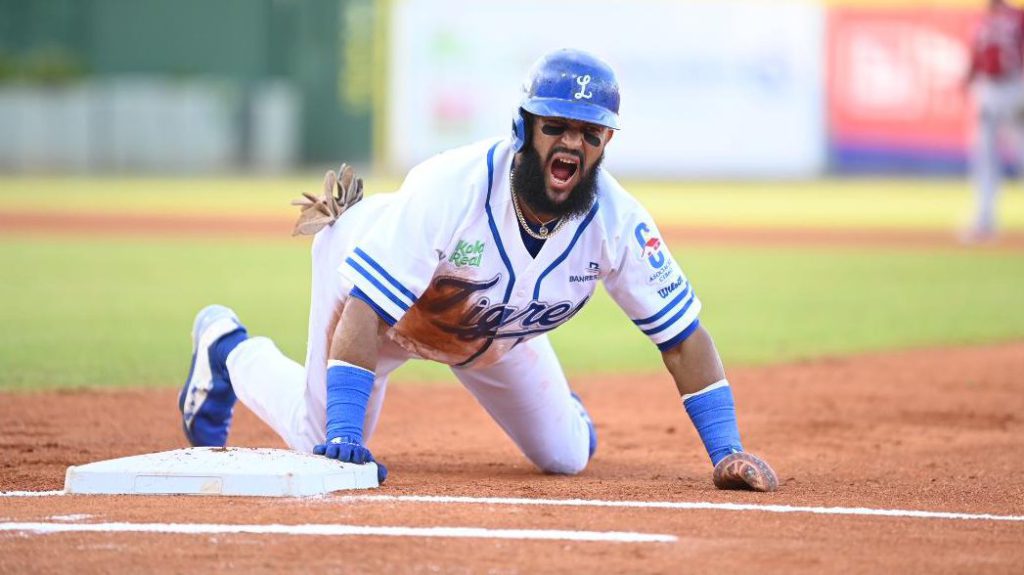 Tigres del Licey vencen a Gigantes y se colocan como líderes de LIDOM junto a Estrellas