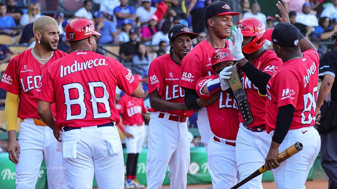 Escogido le propina paliza al Licey y se acercan a un juego del primer lugar
