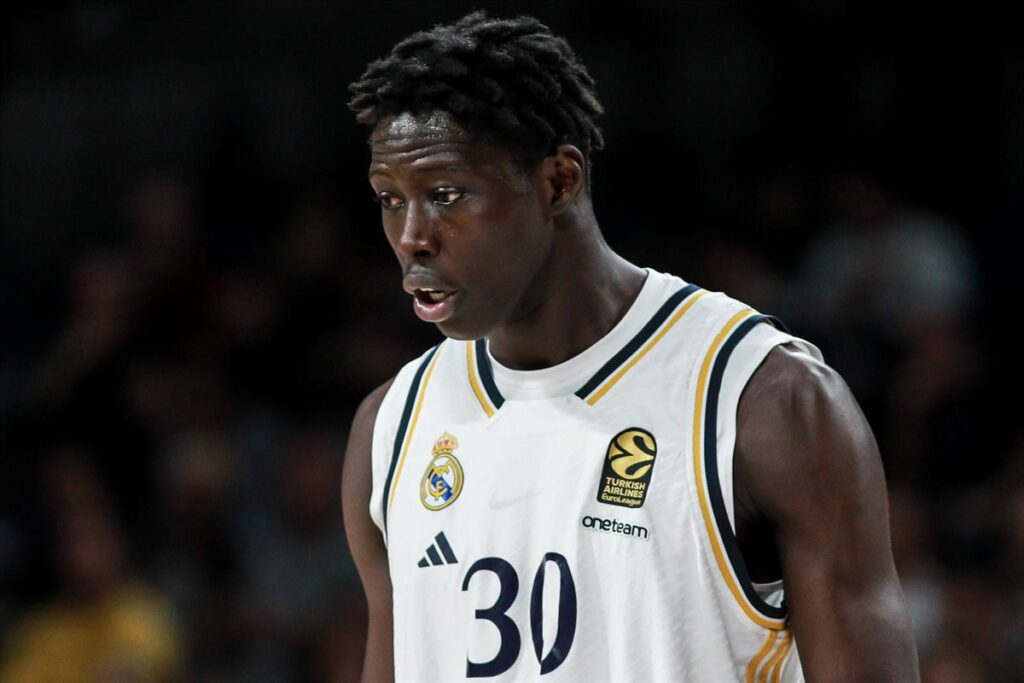 Eli John Ndiaye sufre fractura en la nariz