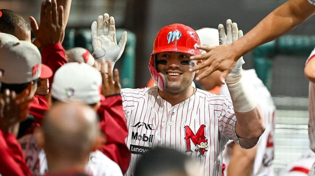 Diablos Rojos dejan en el terreno a Conspiradores