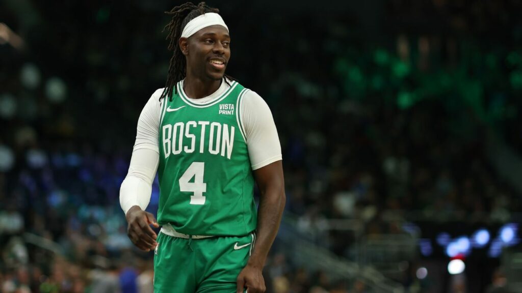 Holiday acuerda extensión por cuatro años y 135 millones con los Celtics