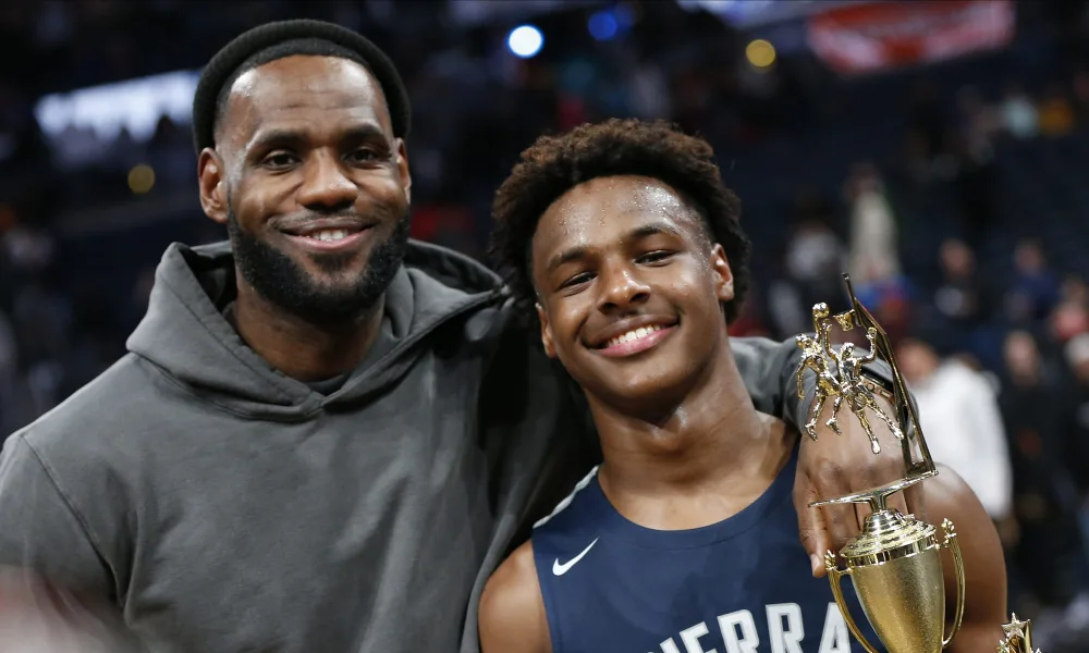 LeBron James y su hijo estuvieron en juego de Sierra Canyon