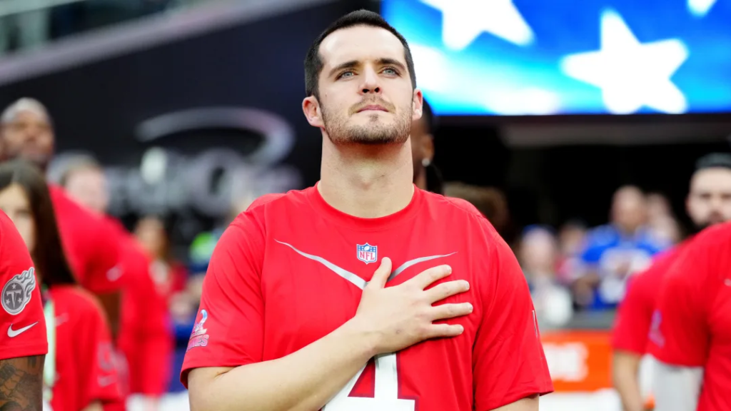 Las Vegas Raiders dejan en libertad al quarterback Derek Carr
