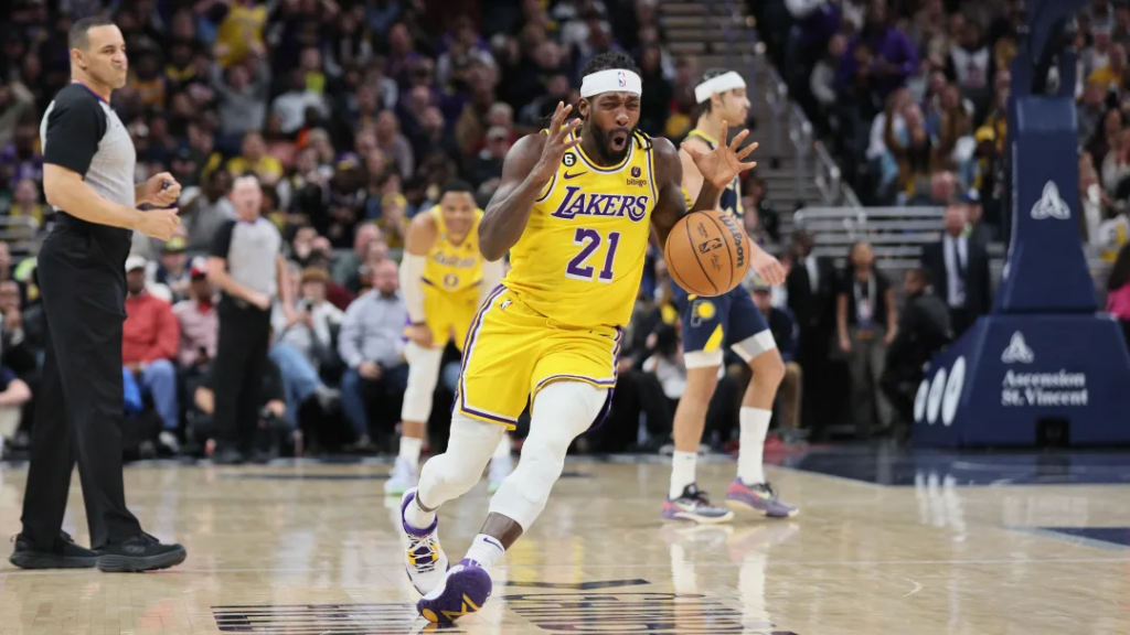 Chicago Bulls firmarán al ex Lakers Patrick Beverley tras dar de baja a Lonzo Ball