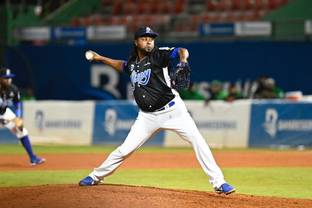 Mauricio empuja tres con jonrón y sencillo, Licey derrota a las Estrellas