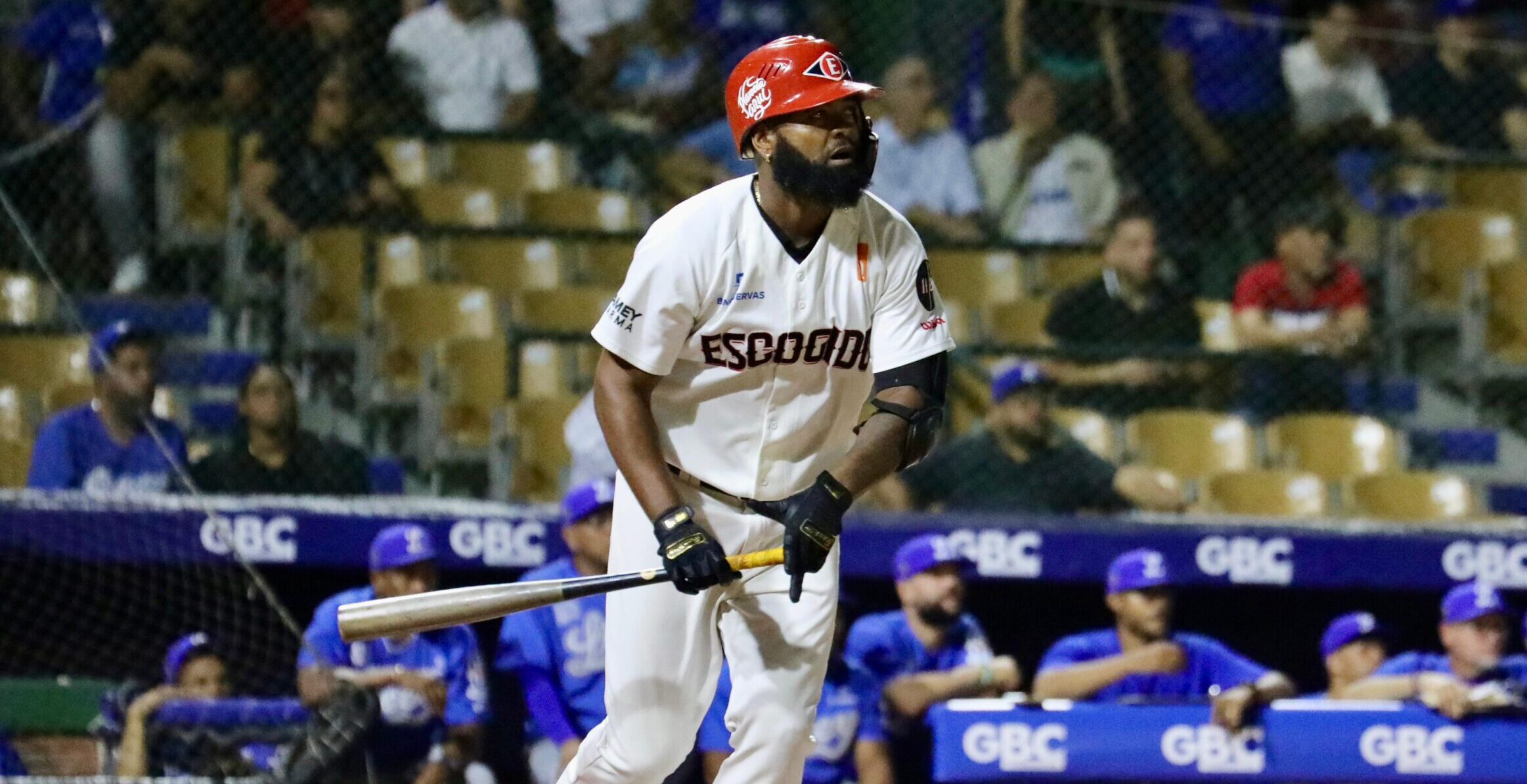 Leones dicen Yamaico Navarro llega a fortalecer posición clave