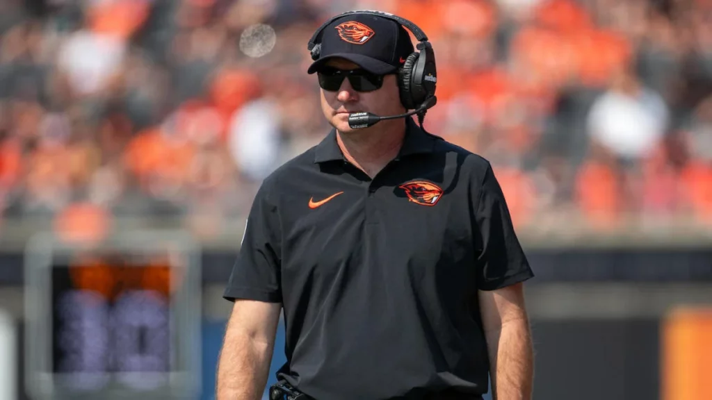 Michigan State contrata a Jonathan Smith como su nuevo entrenador