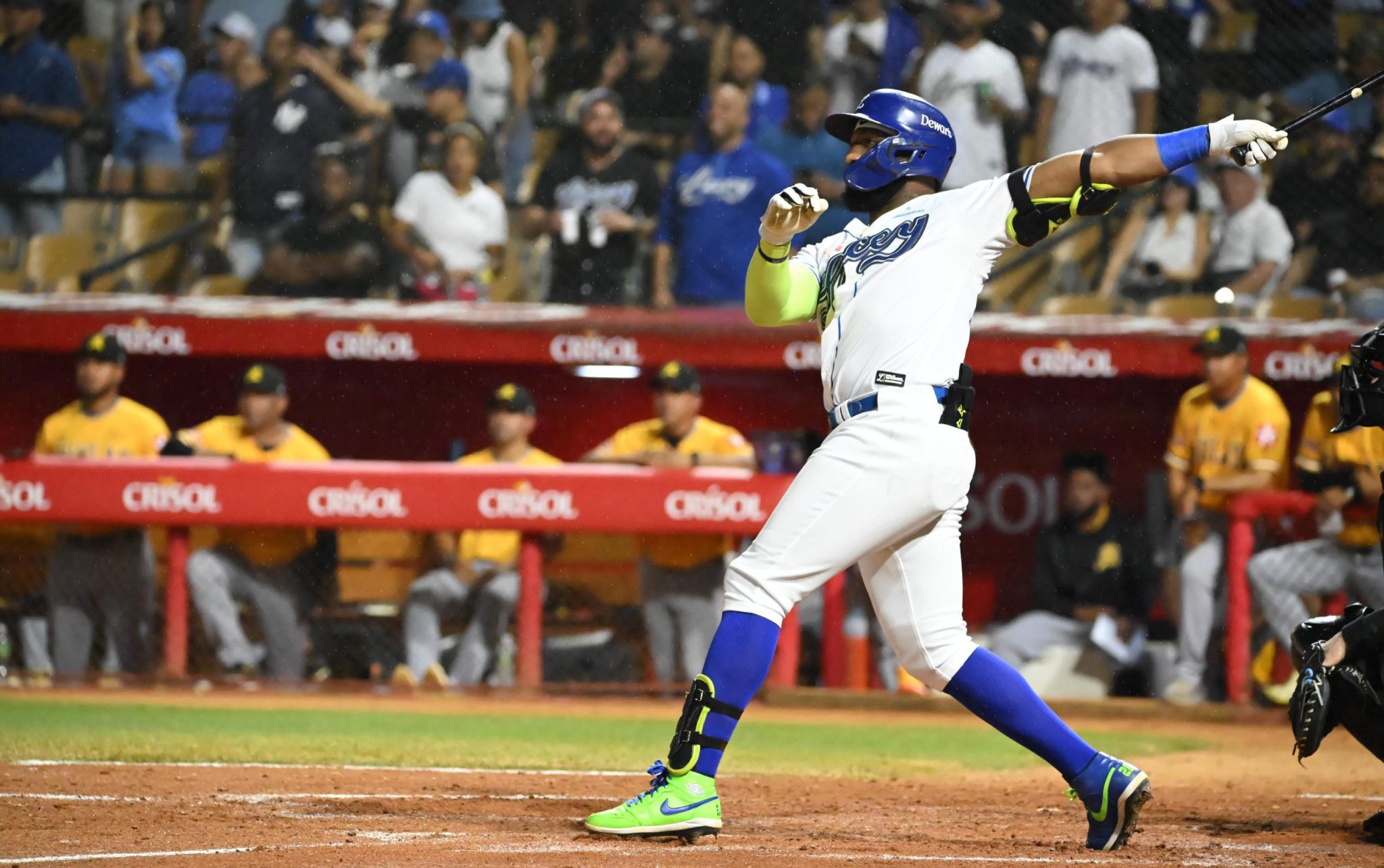 Rojas Jr conecta grand slam, Licey vence a Águilas y corta mala racha
