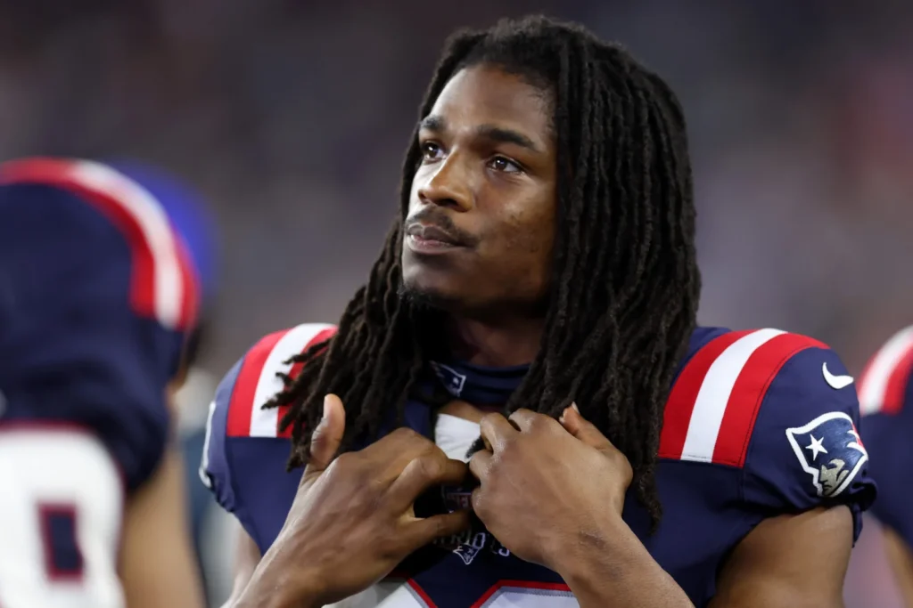 Kyle Dugger y los Pats acuerdan por cuatro temporadas