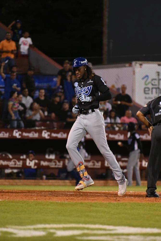 Águilas vencen Leones y le ganan serie particular.