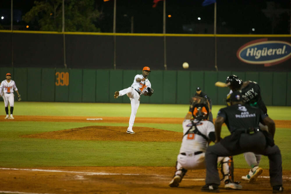Estrellas triunfa con remontanda incluida ante Toros en el Corral