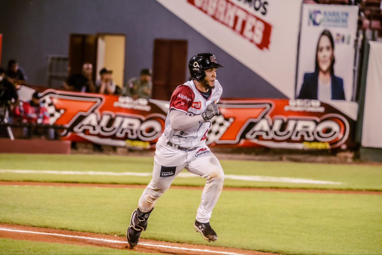 Gigantes del Cibao vencen a Estrellas y suman su décima victoria de la campaña