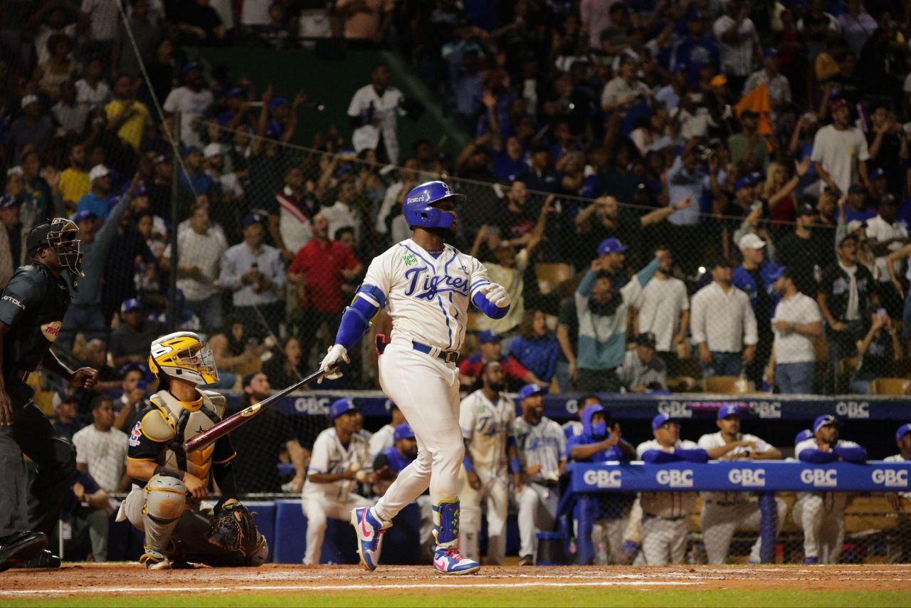 Tigres del Licey vence a Águilas Cibaeñas en un auténtico partidazo